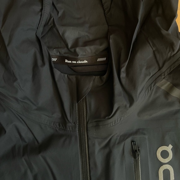 On Running Men's Weather Jacket - Picture 3 of 12